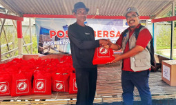 ARM HA-IPB Salurkan 110 Paket Bantuan Kemanusiaan untuk Penyintas Banjir di Bekasi