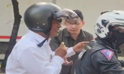 Viral di Media Sosial, Menteri Pertanian Naik Motor Hadiri Ratas di Istana