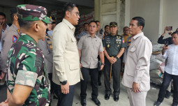 Mentan Amran dan Wamentan Sudaryono Temukan Beras Dijual di Atas HET Saat Sidak Toko Beras di Magelang