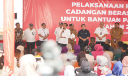 Dampingi Presiden Jokowi Lanjutkan Monitoring Banpang Beras di Sulsel, Kepala NFA Arief Prasetyo Adi Sebut Stok Beras Cukup