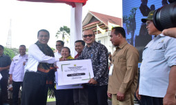 Genjot Produksi, Mentan Amran Beri Pembinaan 5.000 Penyuluh dan Petani di Sumbawa