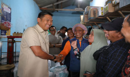 Sidak Kios Pupuk di Malang, Wamentan Sudaryono Pastikan Harga Sudah Turun—Petani Langsung Bersyukur